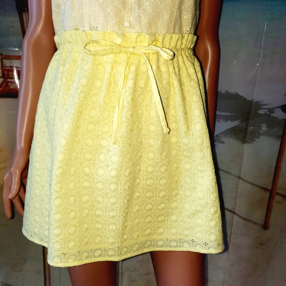 NWT Gianni Bini Eyelet Yellow Mini Skirt SM